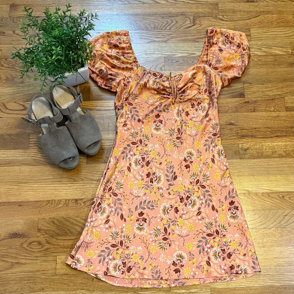 All in Favor Women Medium Salmon Multi Floral Print Puff Sleeve Mini Satin Dress